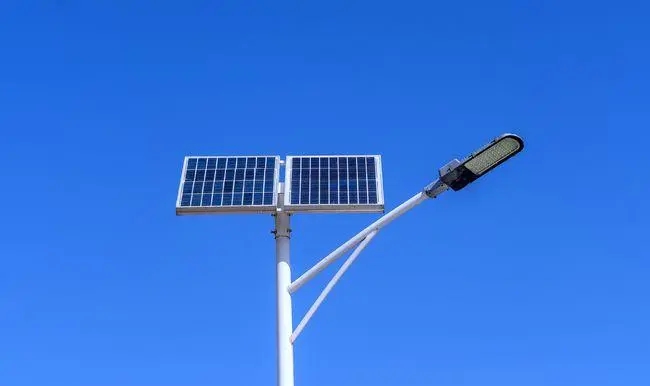 新疆太陽能路燈的組成和工作原理